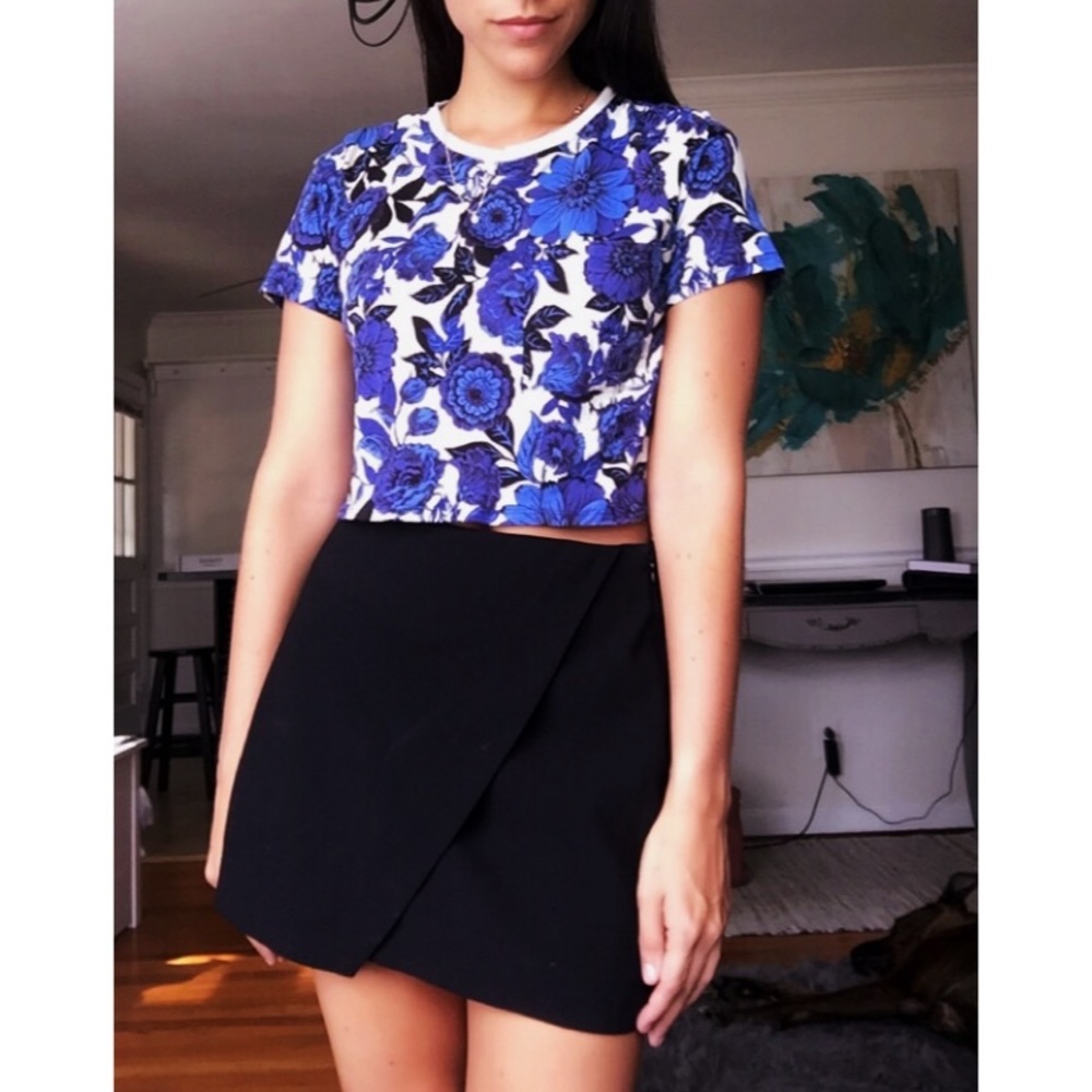 Forever 21 Short Sleeve Crop Floral Tee
